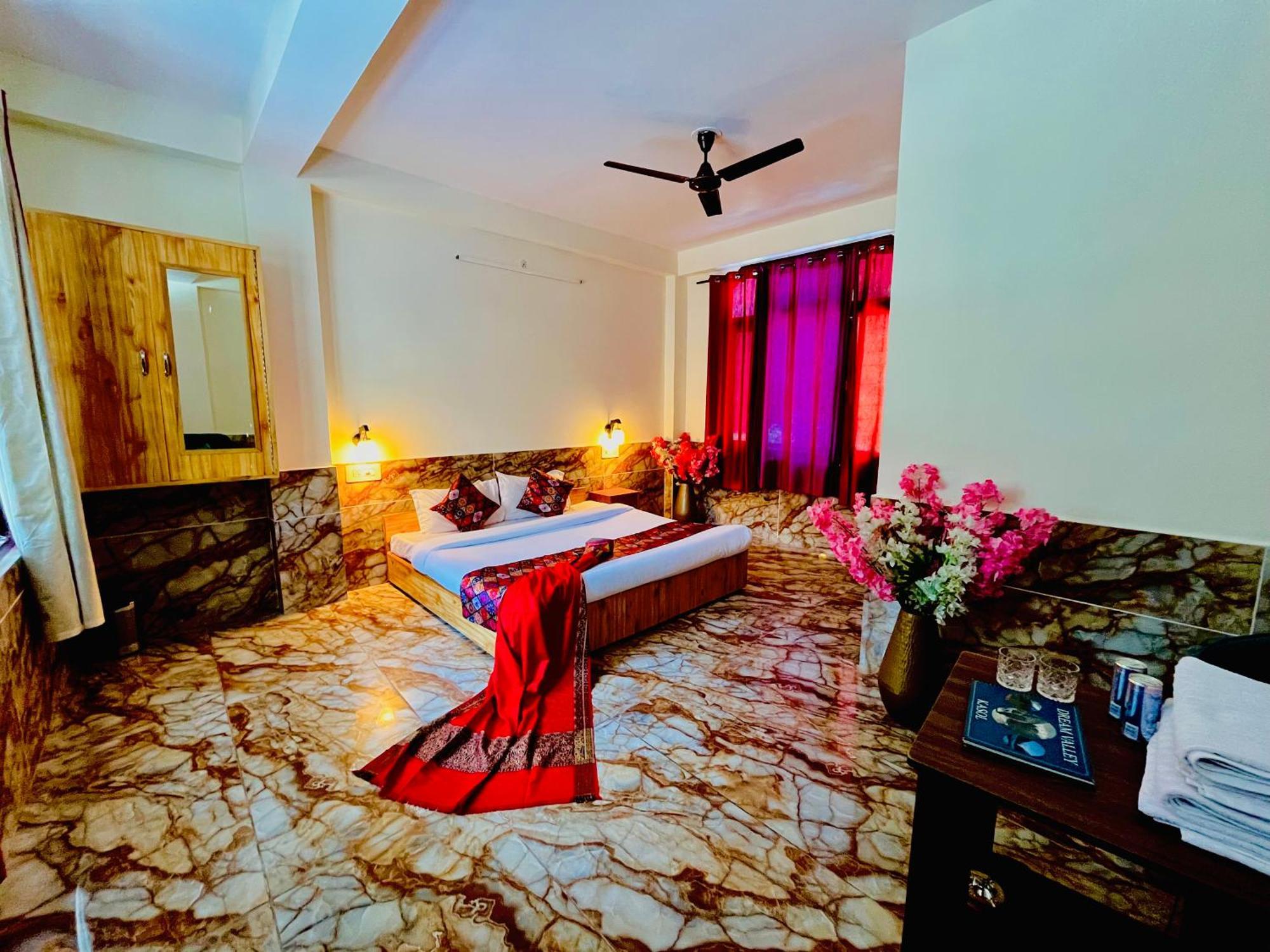 Hotel Dream Valley Kasol #Near Mall Road #River View #Parking #Gaming Zone #Open Terrace #Restaurant Eksteriør bilde